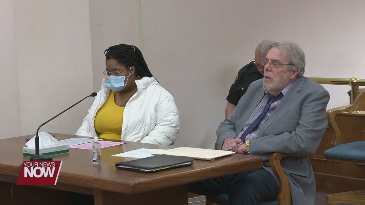 Woman indicted on charge of unlawful sexual conduct with a minor changes plea